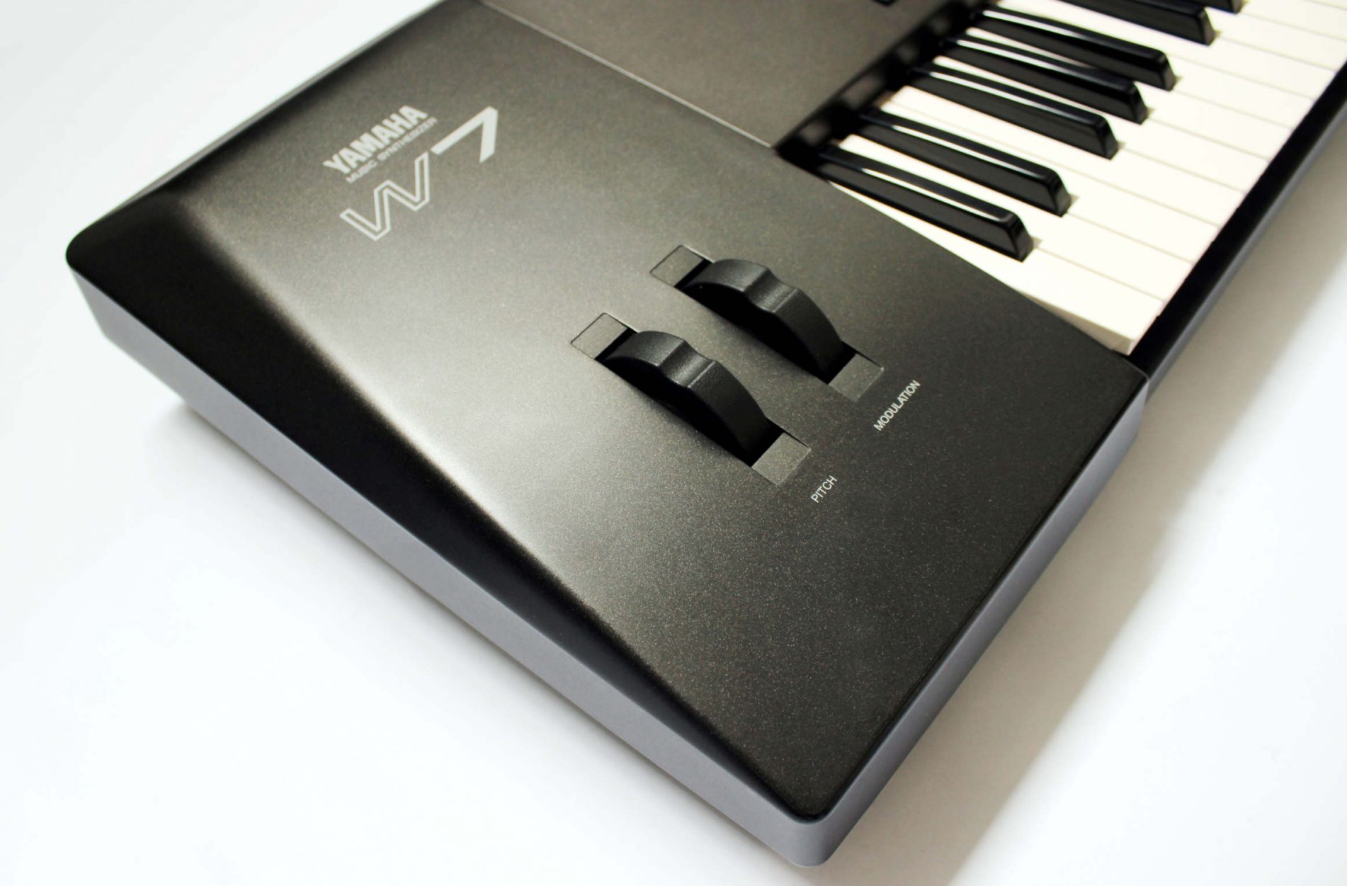 Yamaha W5 Synthesizer (1994) | Wolf Review