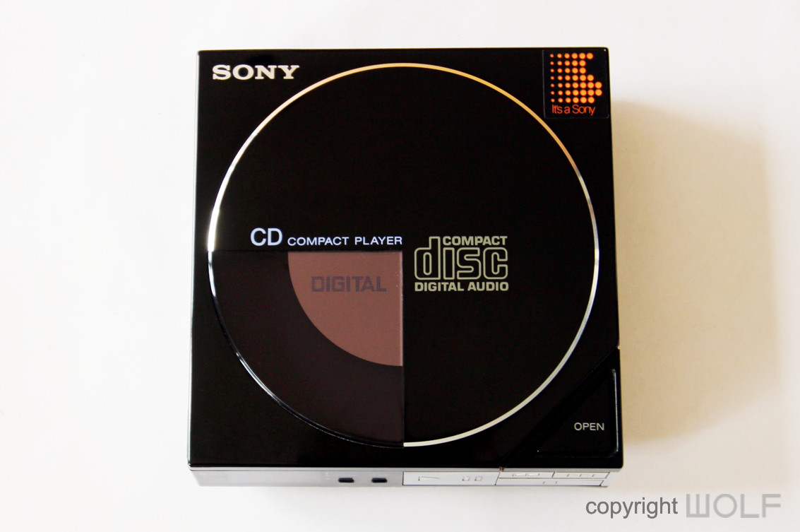 D-5 / Discman D-50 de Sony, el primer reproductor de CD portátil,1984  Fotografía de stock - Alamy