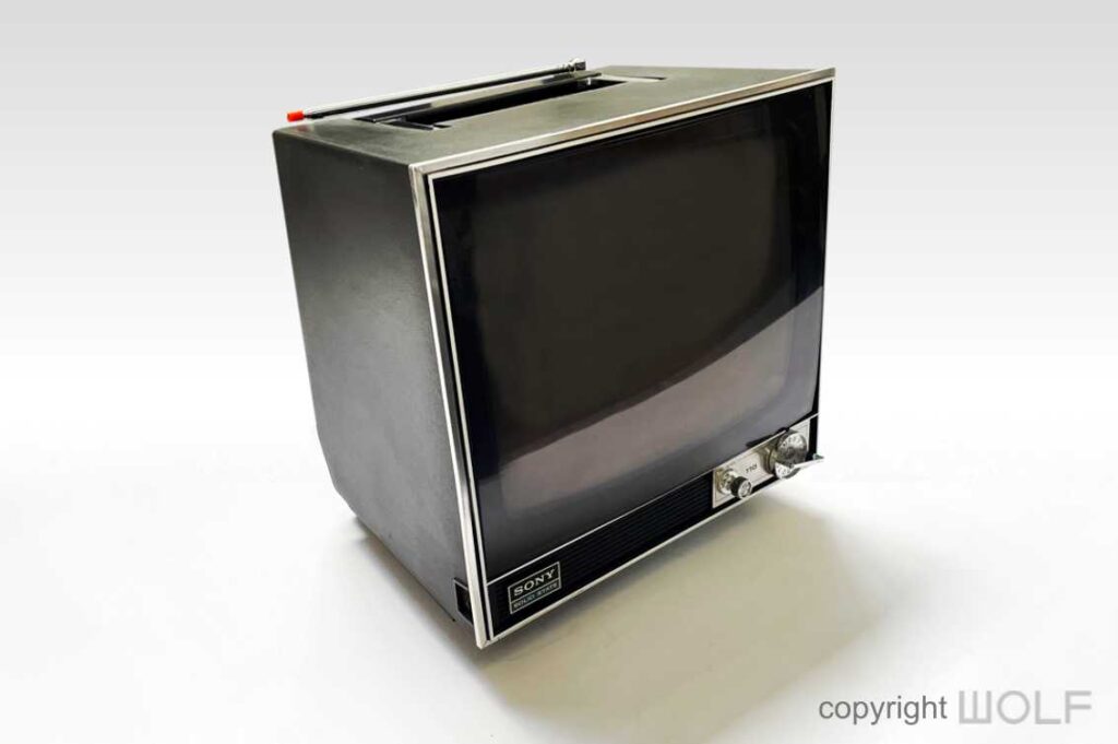 Sony TV110VZ Portable TV (1971) Wolf Review